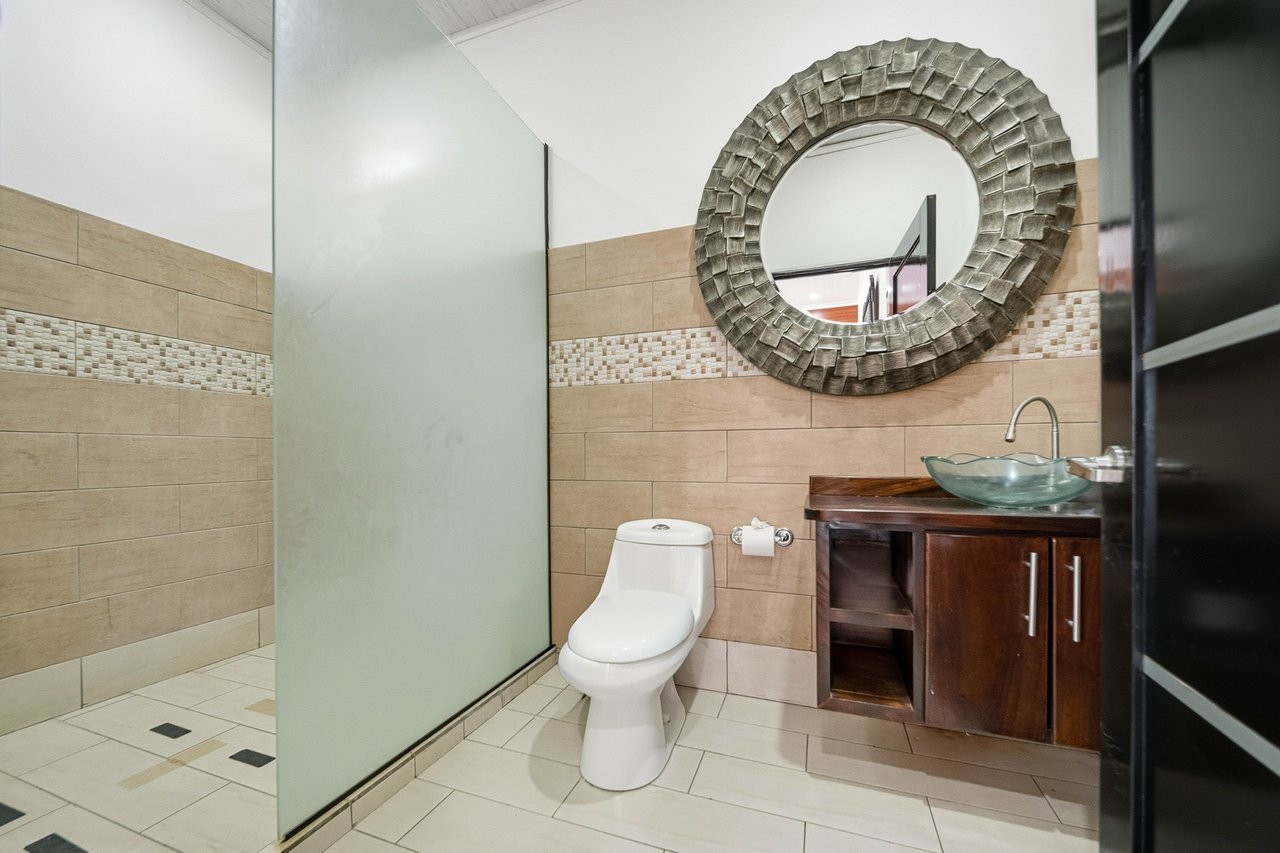 Finca Las Ventanas | Expansive Mountain View Estate Near Potrero