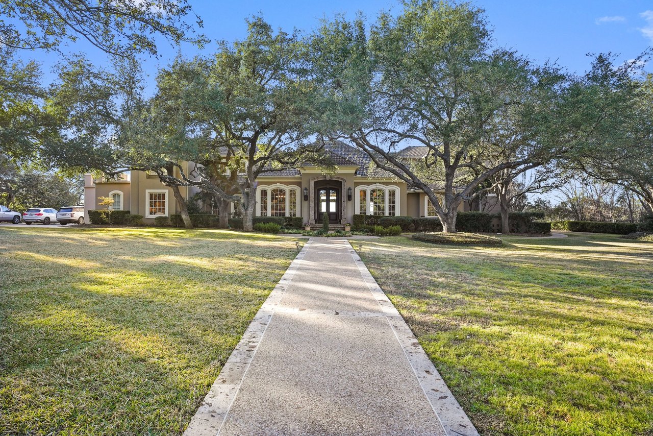 3800 Hunterwood Point