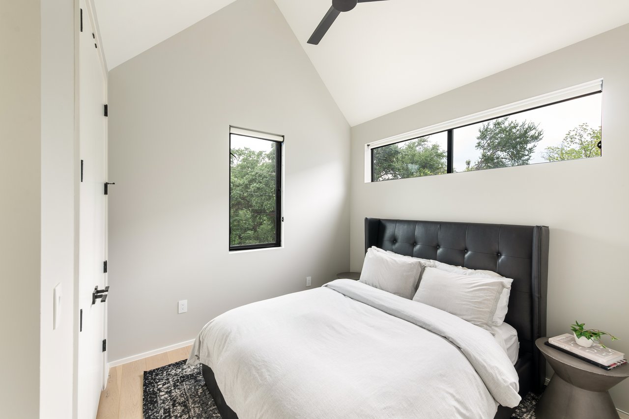 404 W Milton