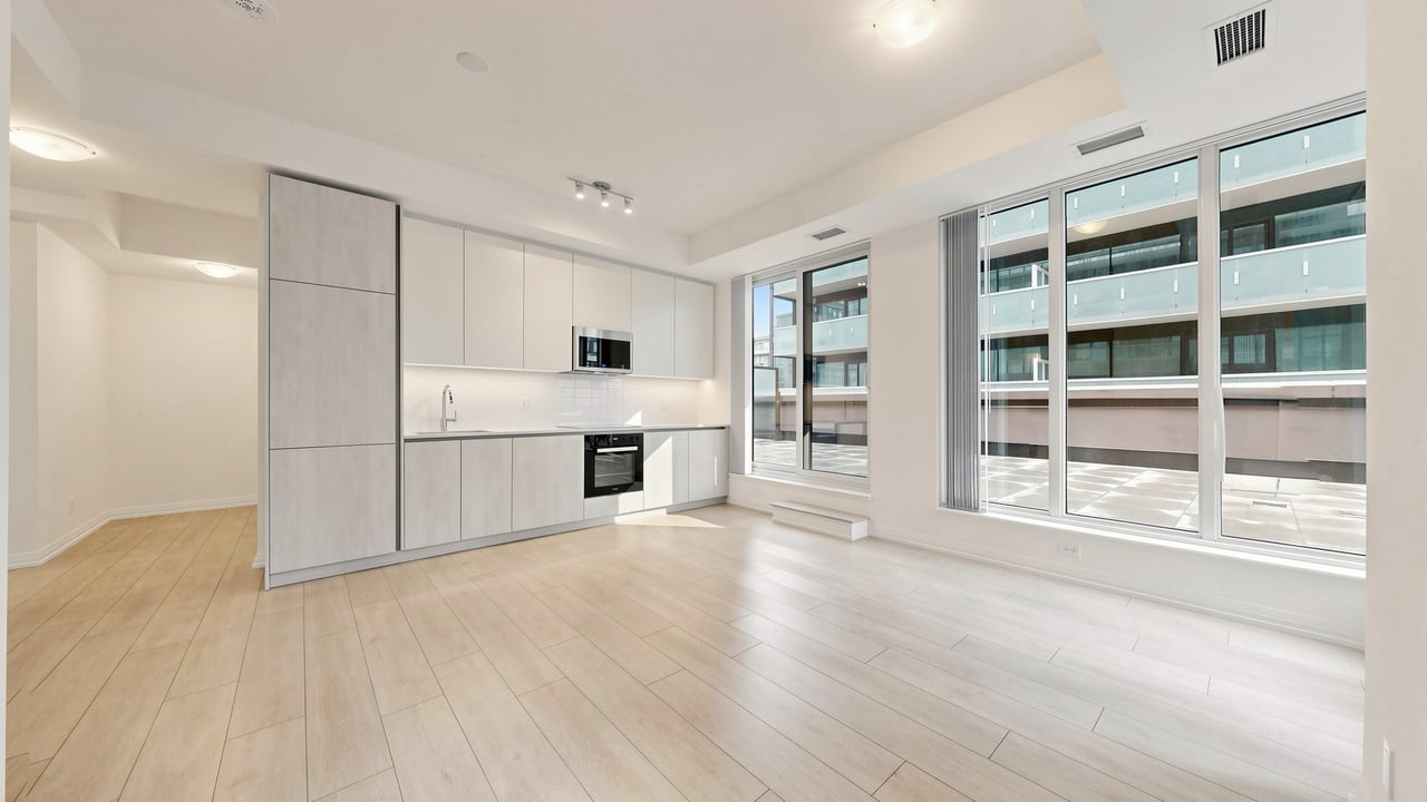 Luxury King West Residence