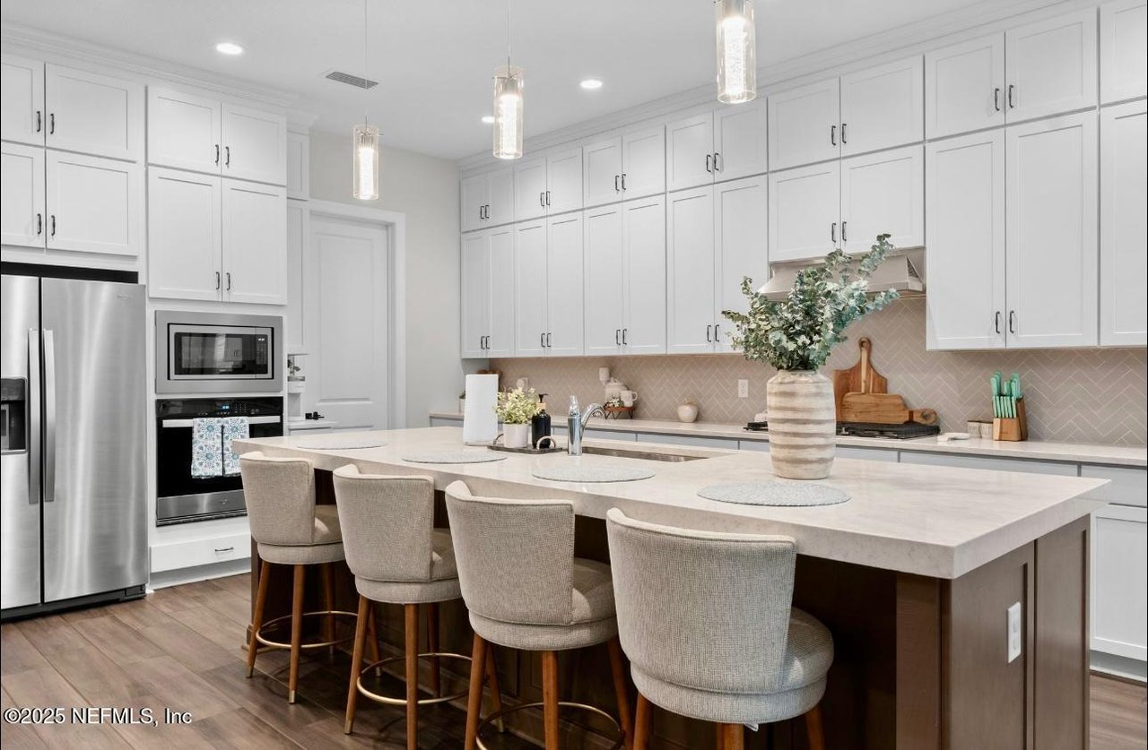 462 HILLENDALE Circle, St. Johns