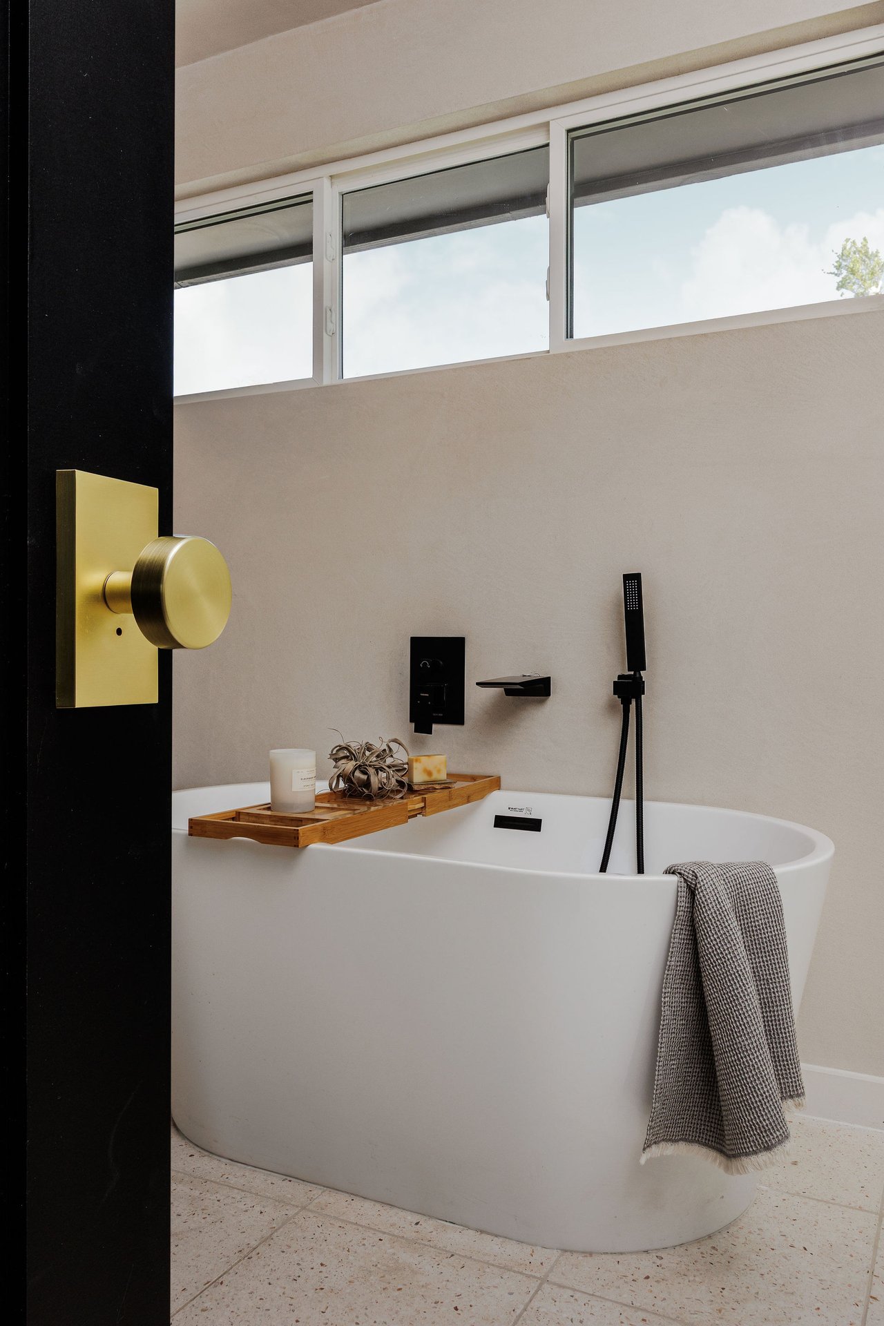 2210 Comburg Castle WAY