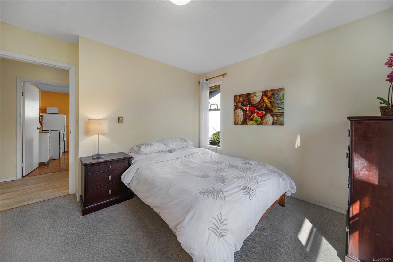 903 Graythorpe Pl