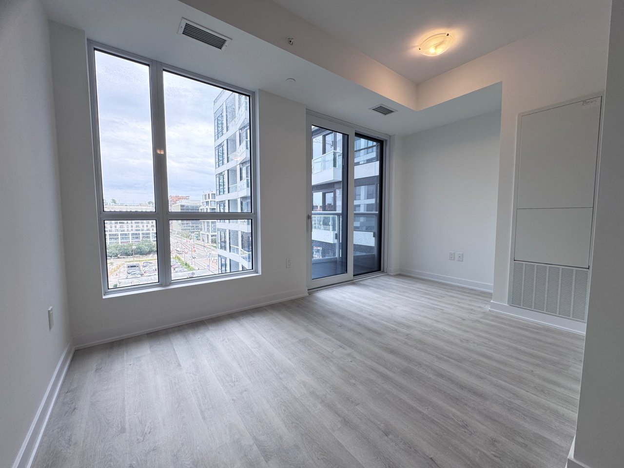 15 Richardson Street Unit: 812