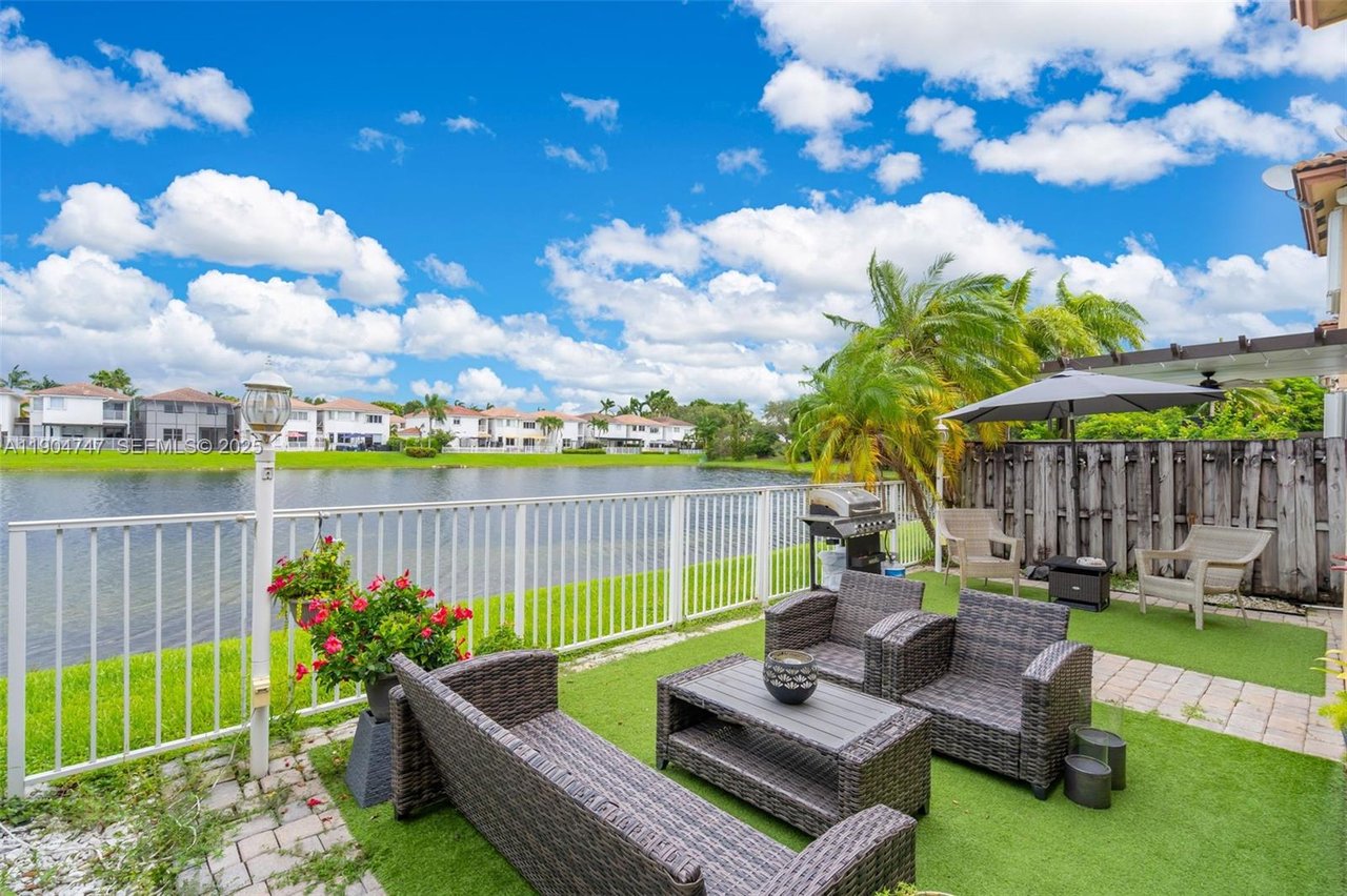 Closed Sale: 11451 NW 68 Terrace, Doral, FL | Beautiful residence in the heart of Doral Isles Sold