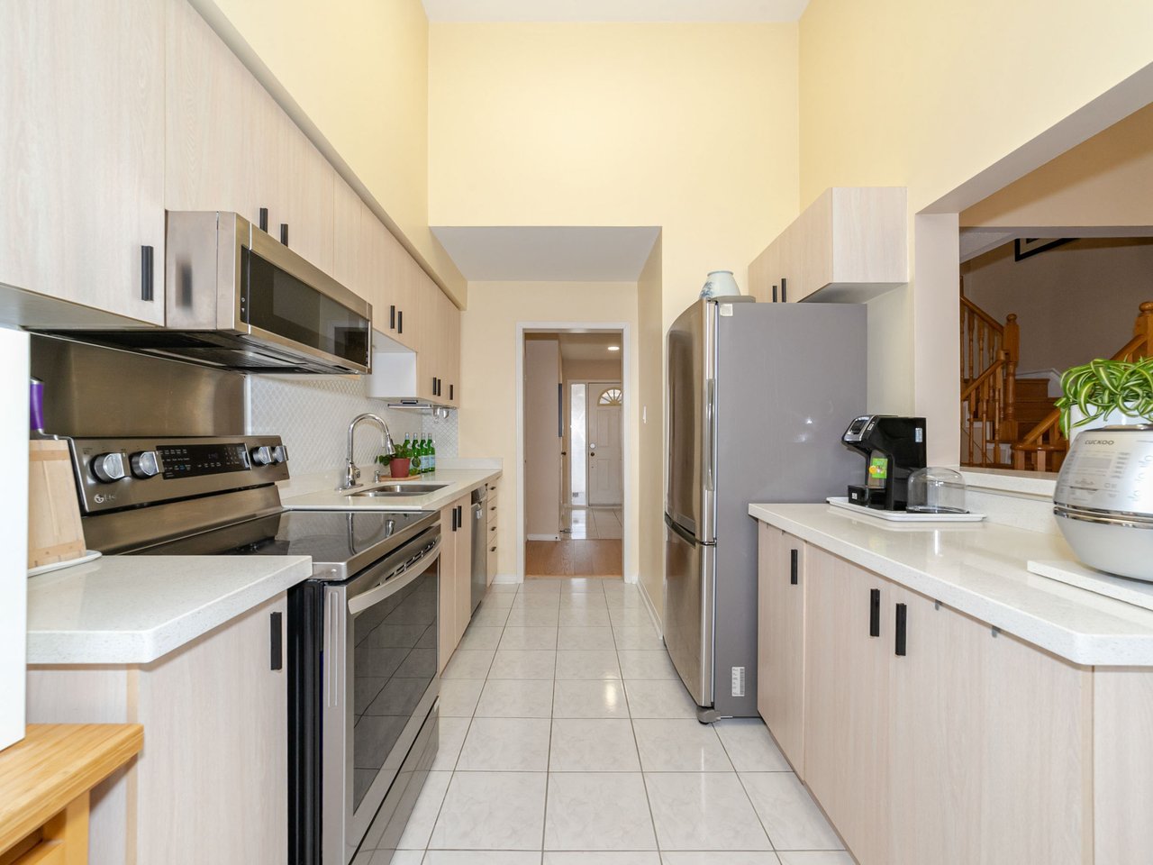 8 Queensway Drive