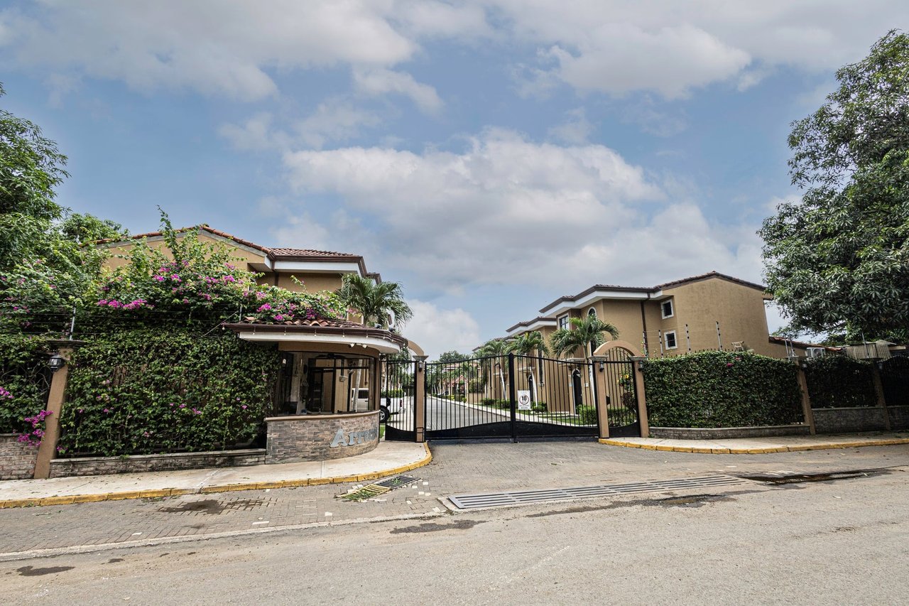 Coastal Retreat TownHome in Arrecifes