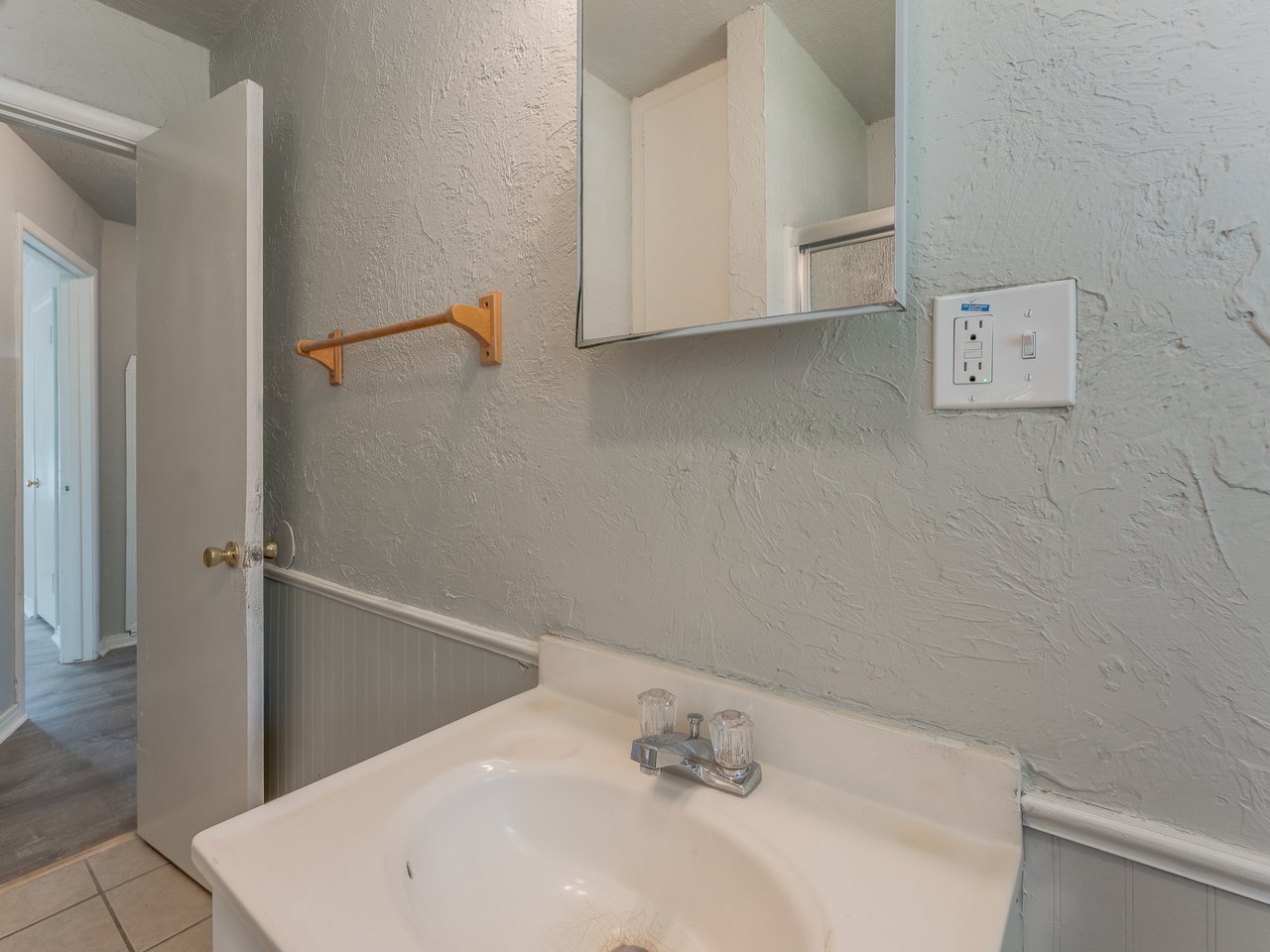 1413 Sherry Lane, Shawnee, OK 74801