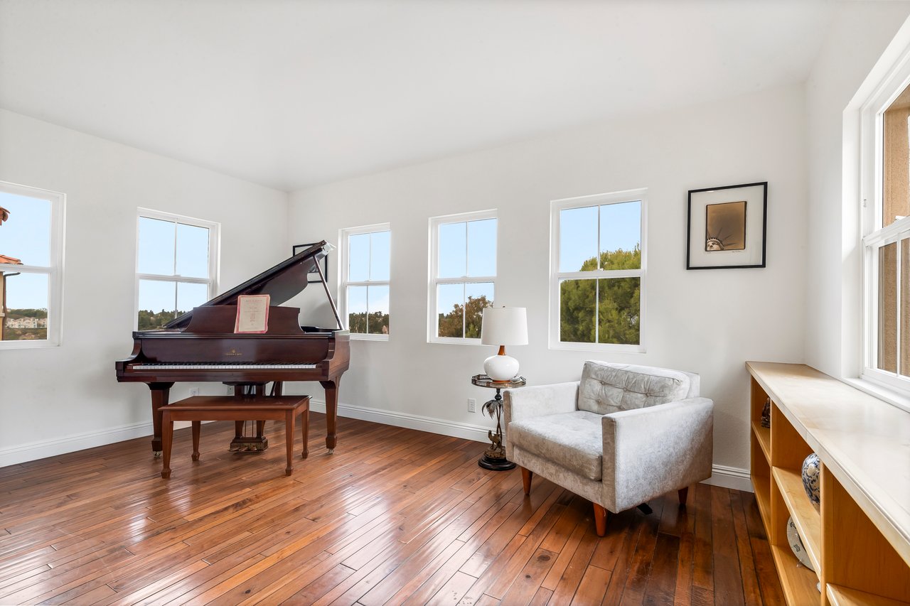 3 Savona Court