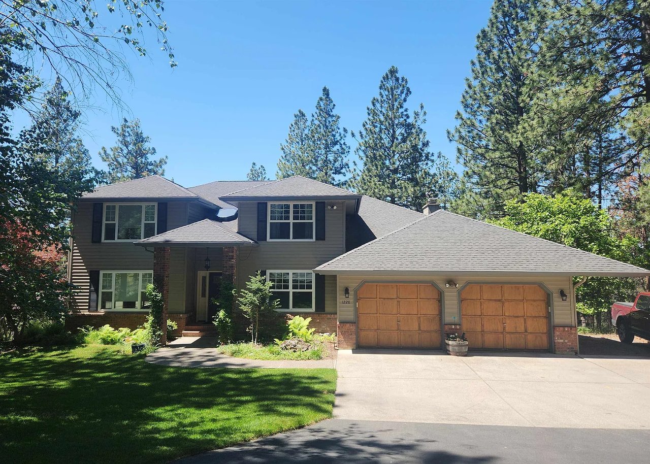 1228 S Greenridge Dr