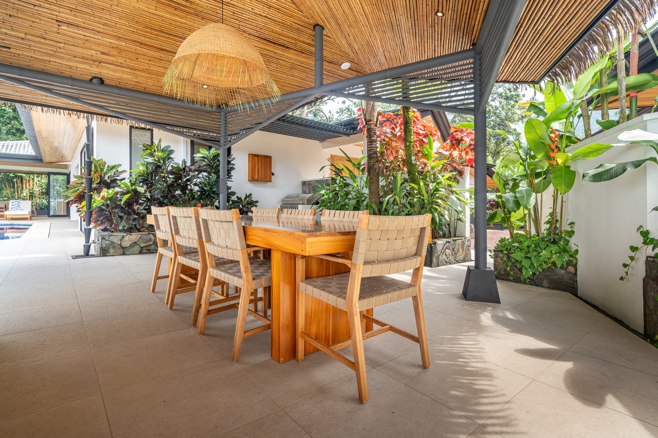 Casa Amarilla – Oceanfront Luxury Meets Sustainable Living in Tres Rios