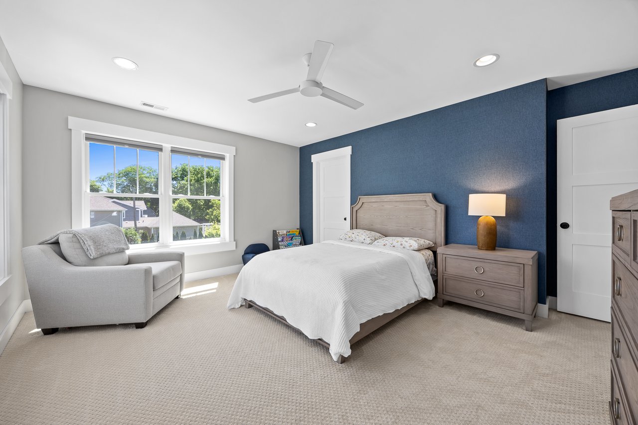 1937 Hitchcock Ave 