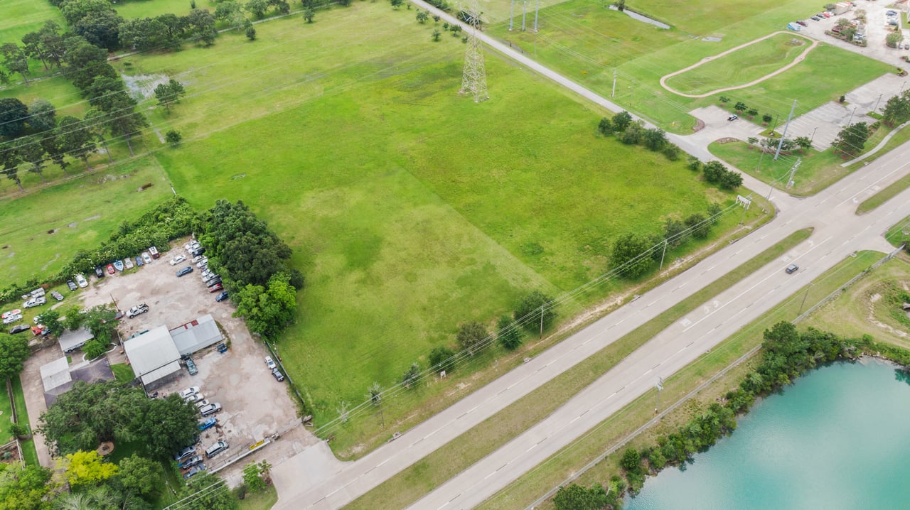 825 League City Pkwy