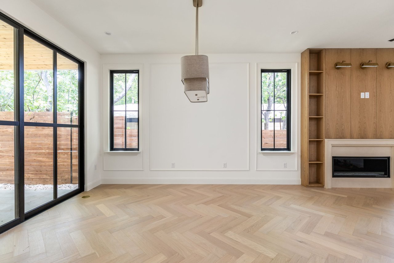 1208 Brentwood St