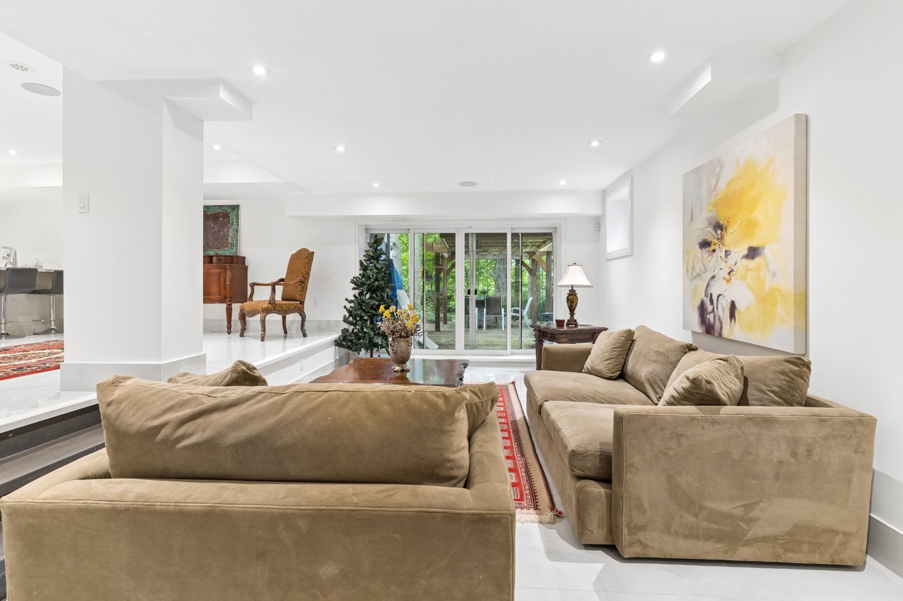 150 Sandringham Drive