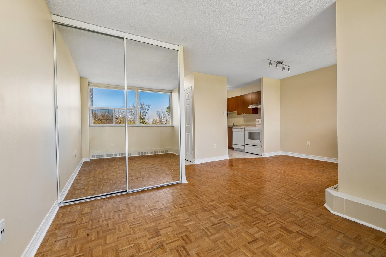 Bright and spacious studio apartment in great location