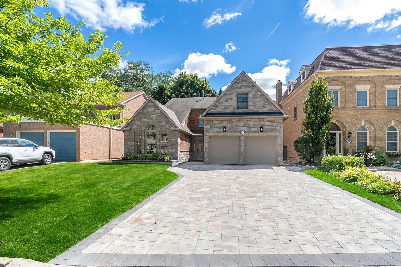 19 Willett Crescent