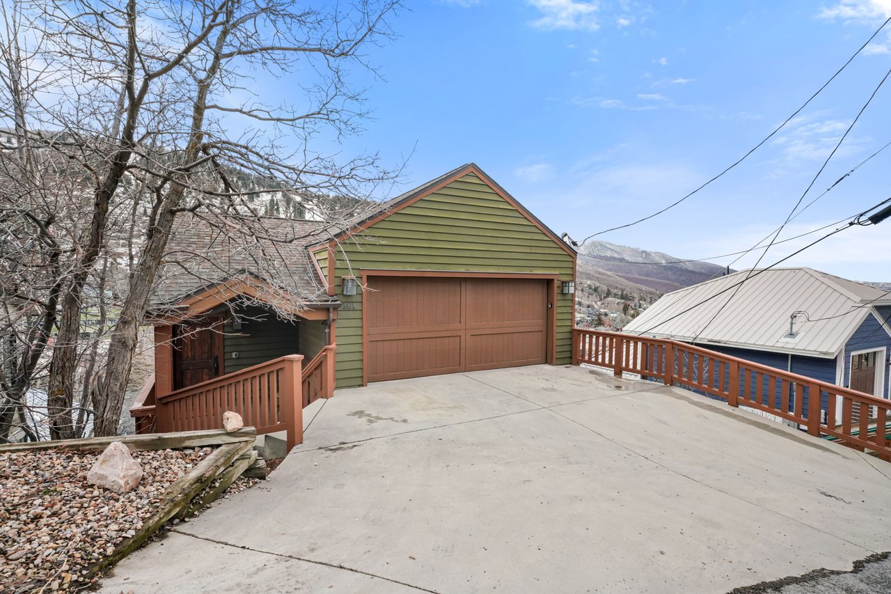 361 Ontario Ave