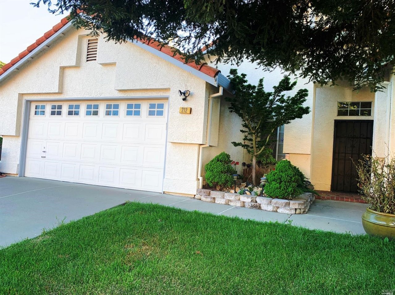 212 Sungate Ct