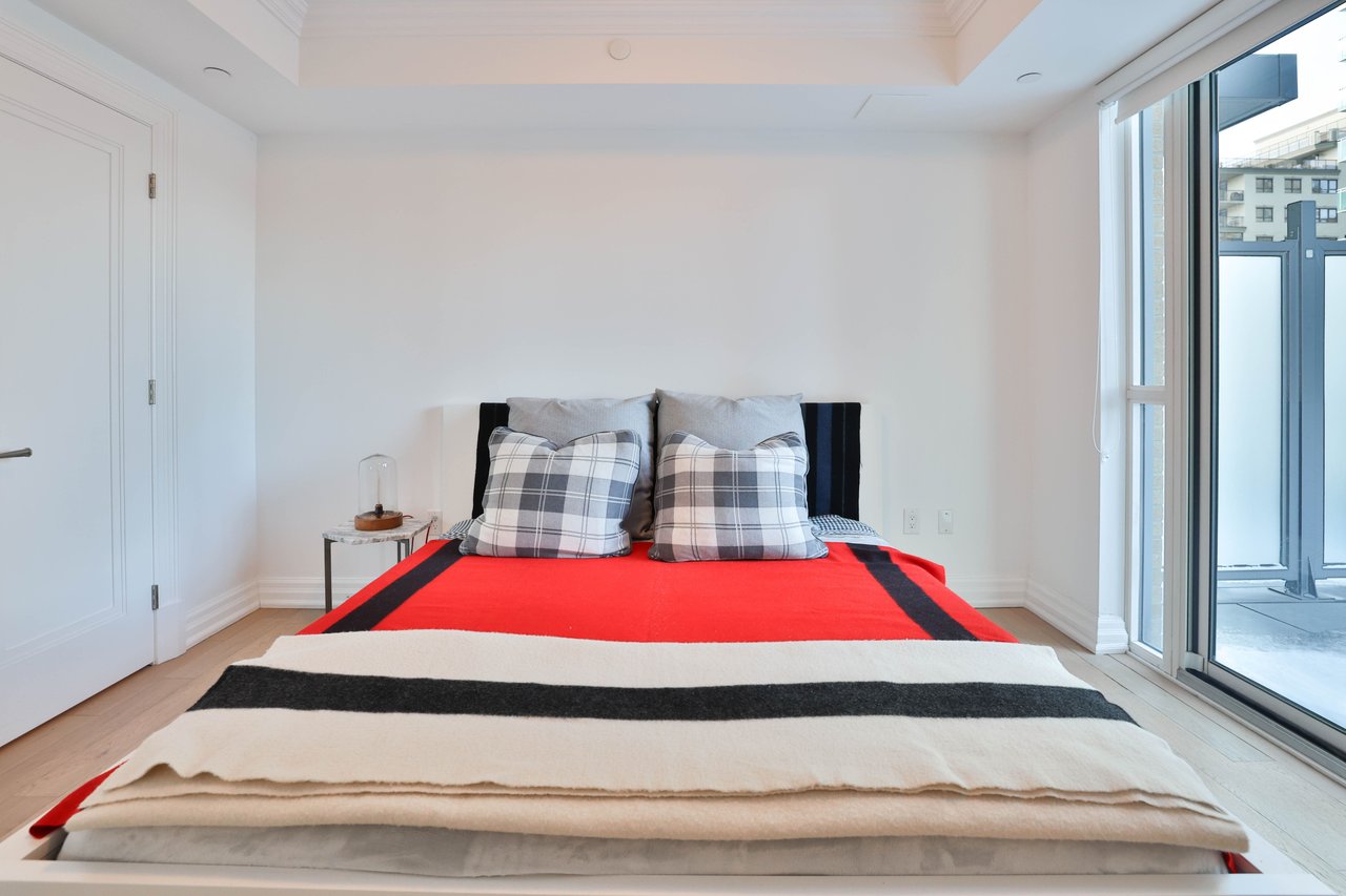 304-2060 Lakeshore Road, Burlington