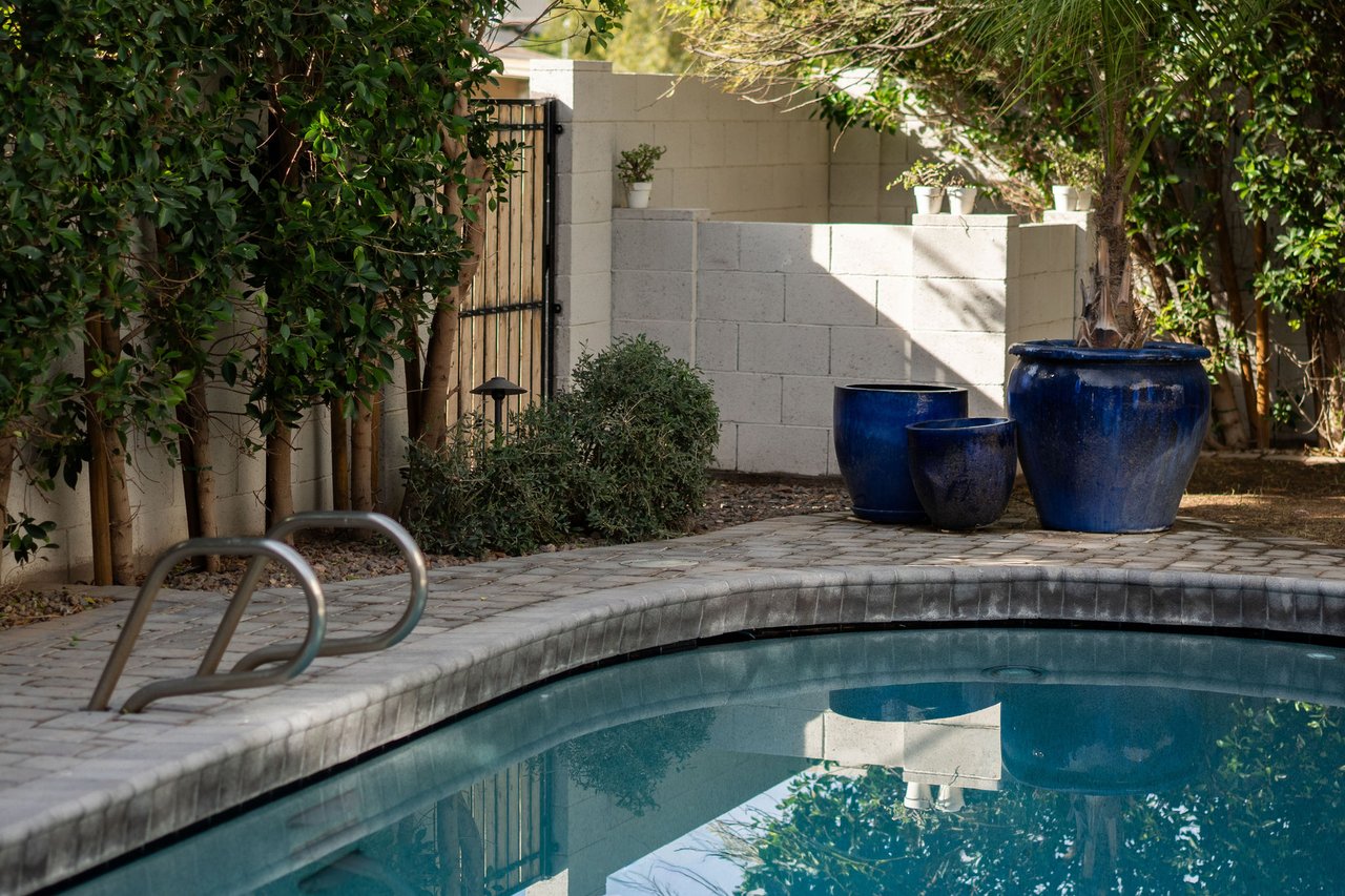 4533 E MONTECITO Avenue