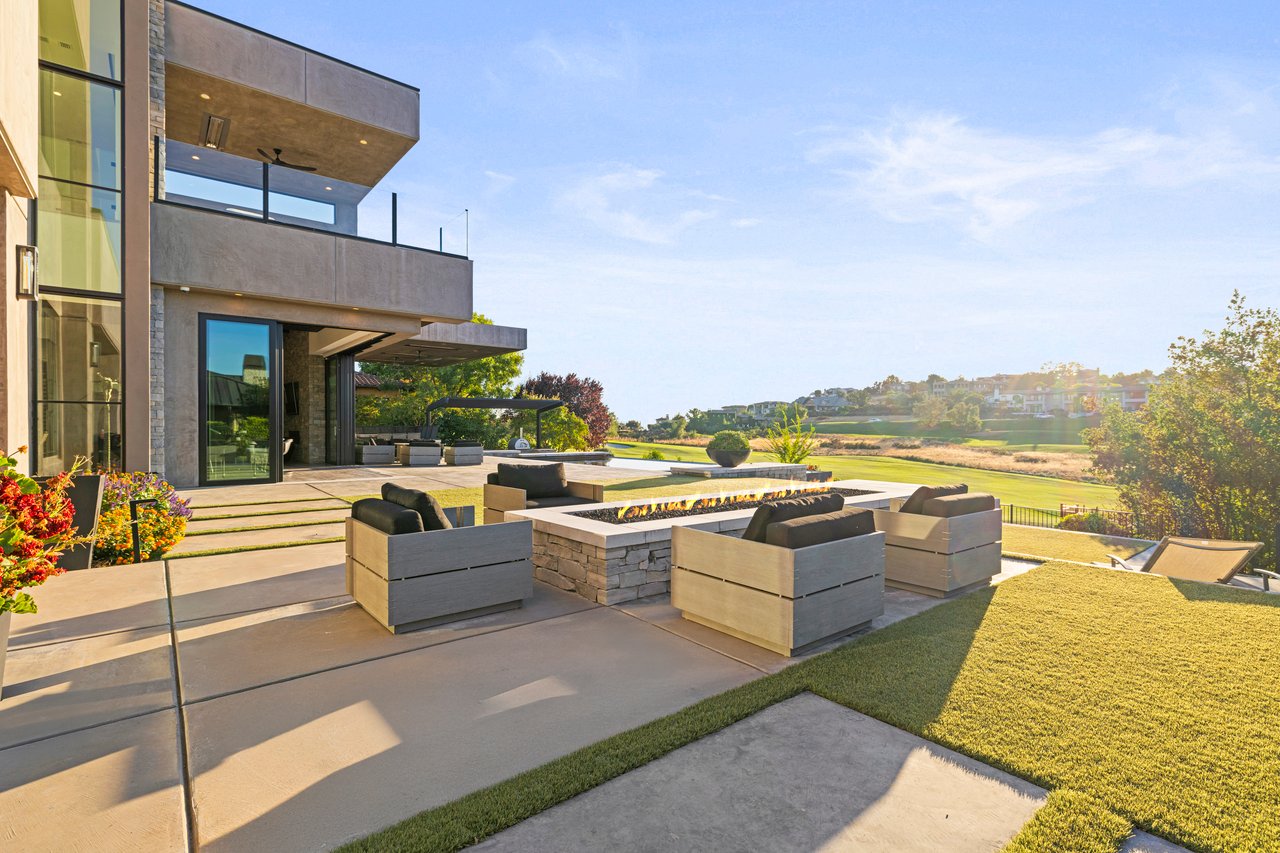 4573 Greenview Drive