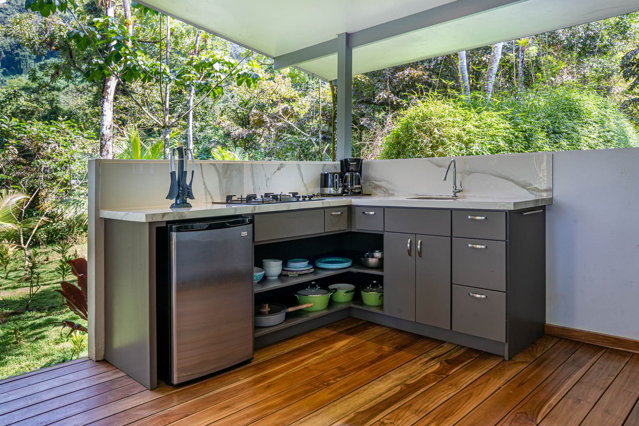 5 Bedroom Family Compound Turn Key and Fantastic Rental Potential