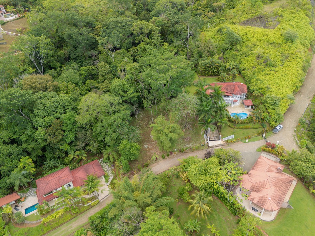 Build-Ready Lot for Sale in Ojochal – Palmera del Trópico Phase 9 | Gated Community, Nature & Beaches Nearby