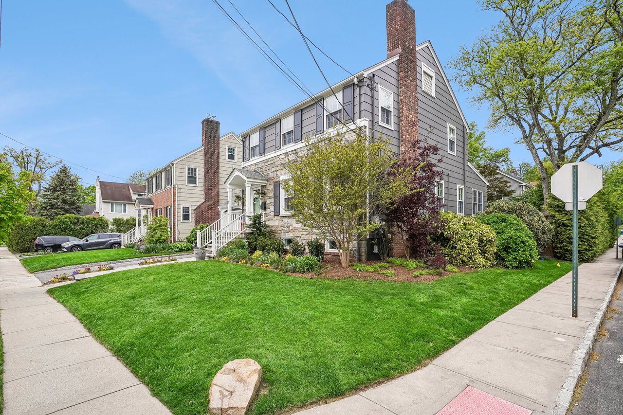 11 Kendal Avenue
