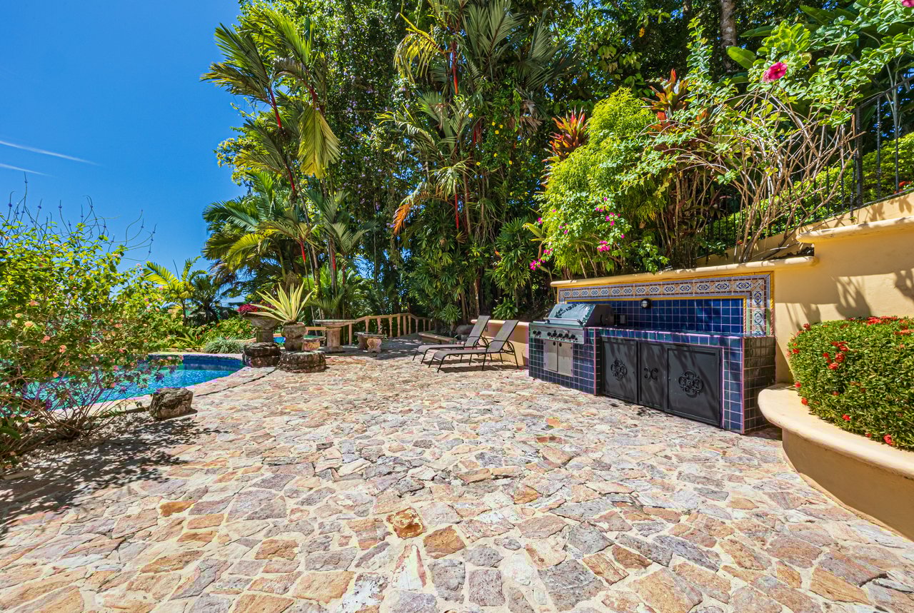 Nido Escondido, Playa Dominical