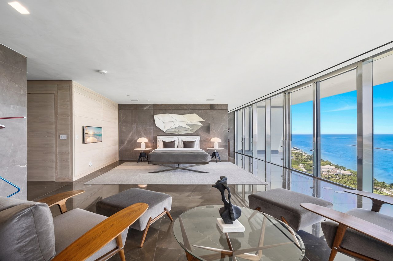 Apogee Penthouse