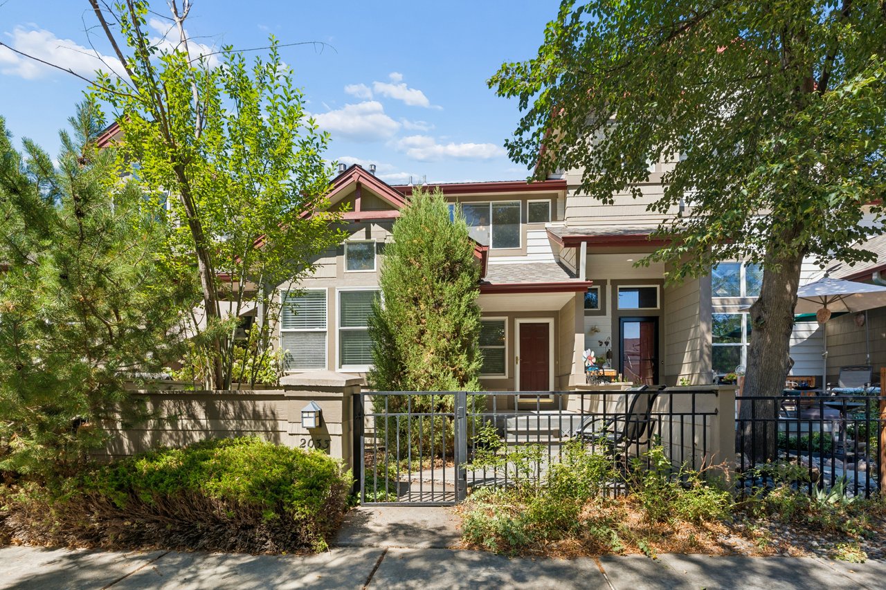 The Courtyard at Lafayette: A Move-In Ready Townhome in Indian Peaks