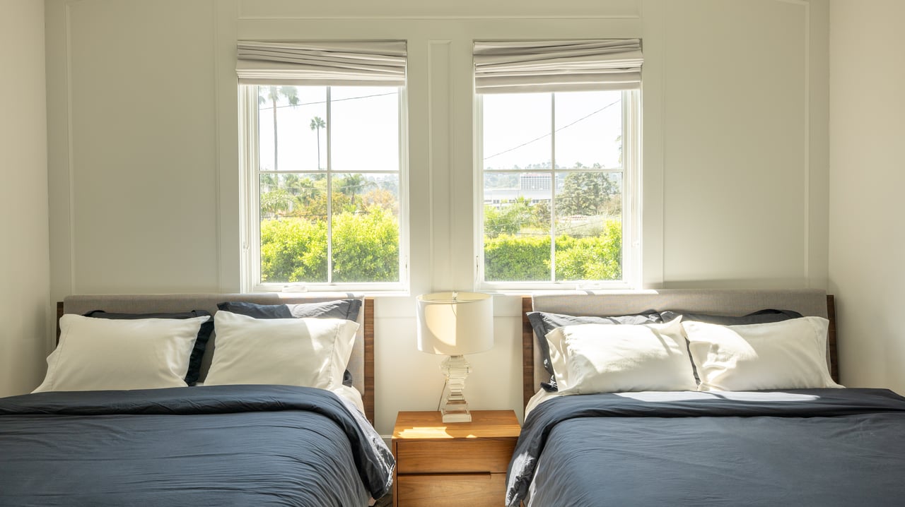 10439 Valley Spring Ln, Toluca Lake