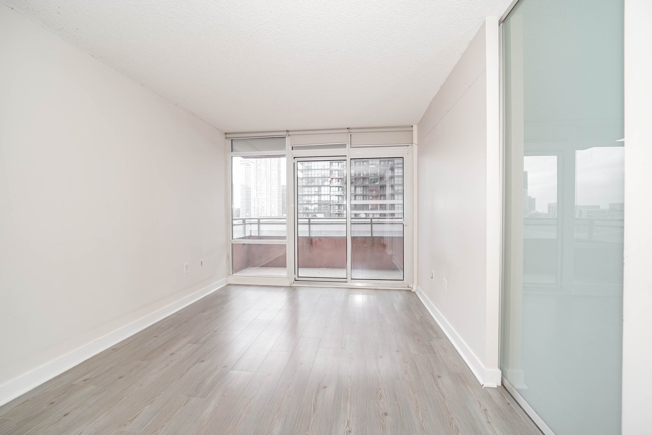 4K Spadina Ave 621