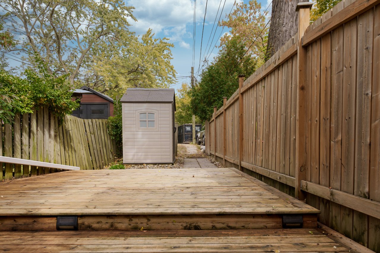 15 Indian Rd Cres #Upper