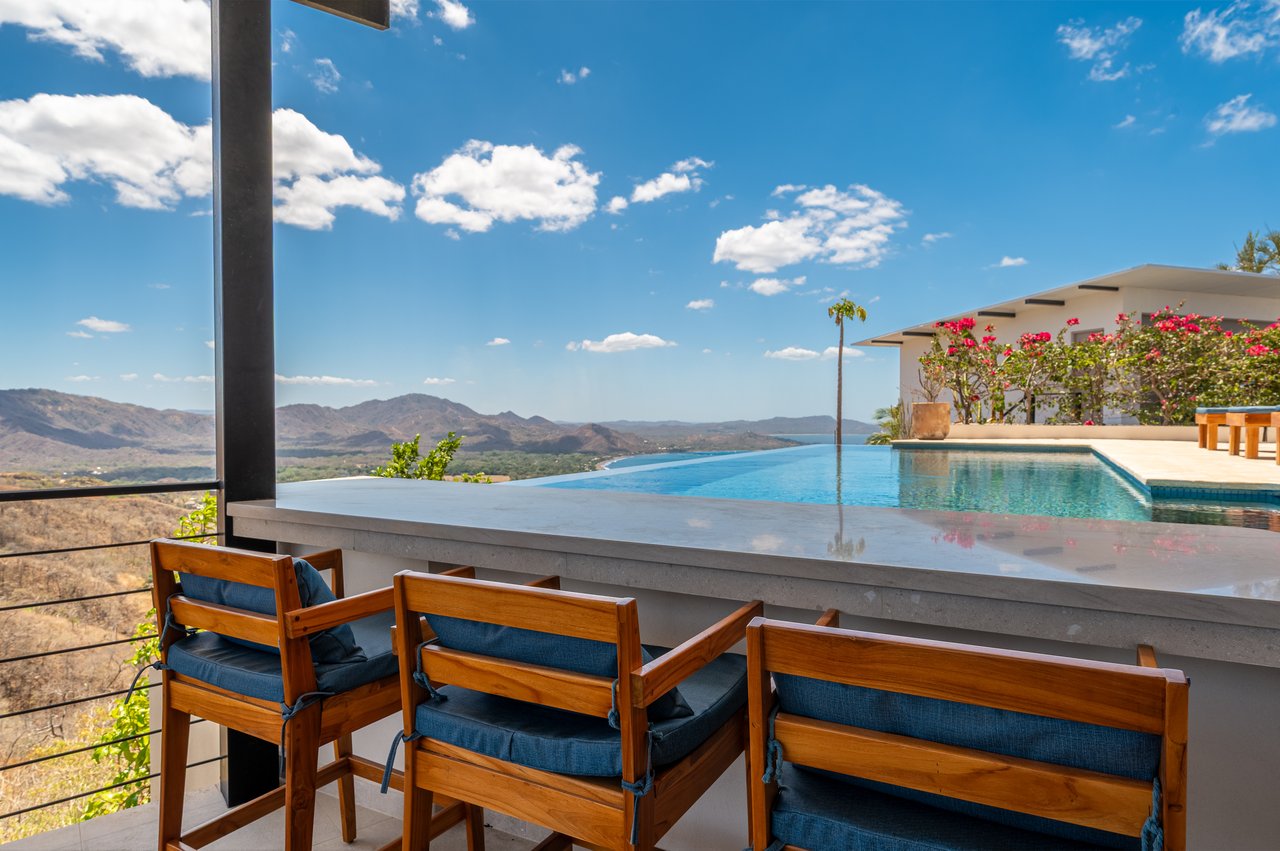 Casa En Las Rocas | Spectacular Ocean-View Home in Pacific Heights