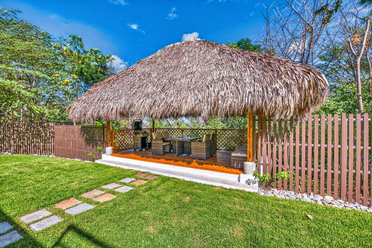 Casa Pochote | Artisan Luxury Villa in Tamarindo | Pool, Jacuzzi & Langosta Beach Club Membership Included
