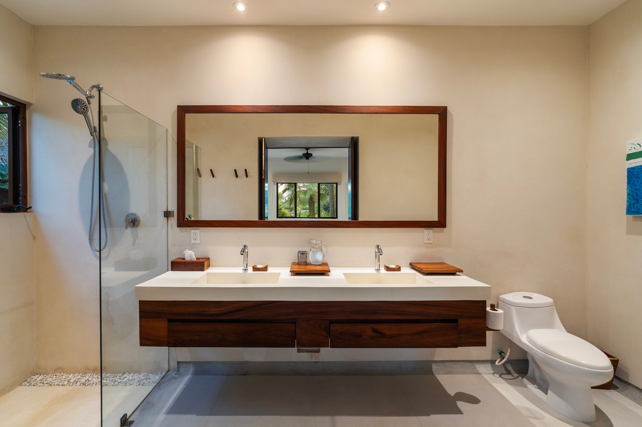 Marea Beachfront Villa I52