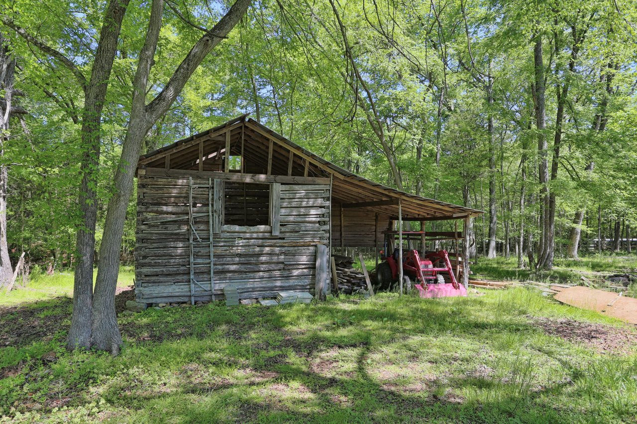 102 Strowd Ln