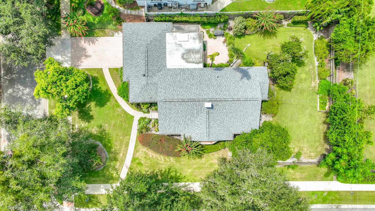 Three-Bedroom Two-Bathroom Bungalow in Orlando's Beverly Shores