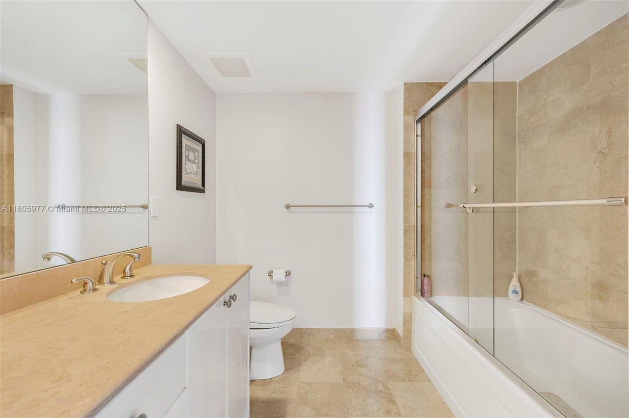 Duo Condominium East, Unit 1604E
