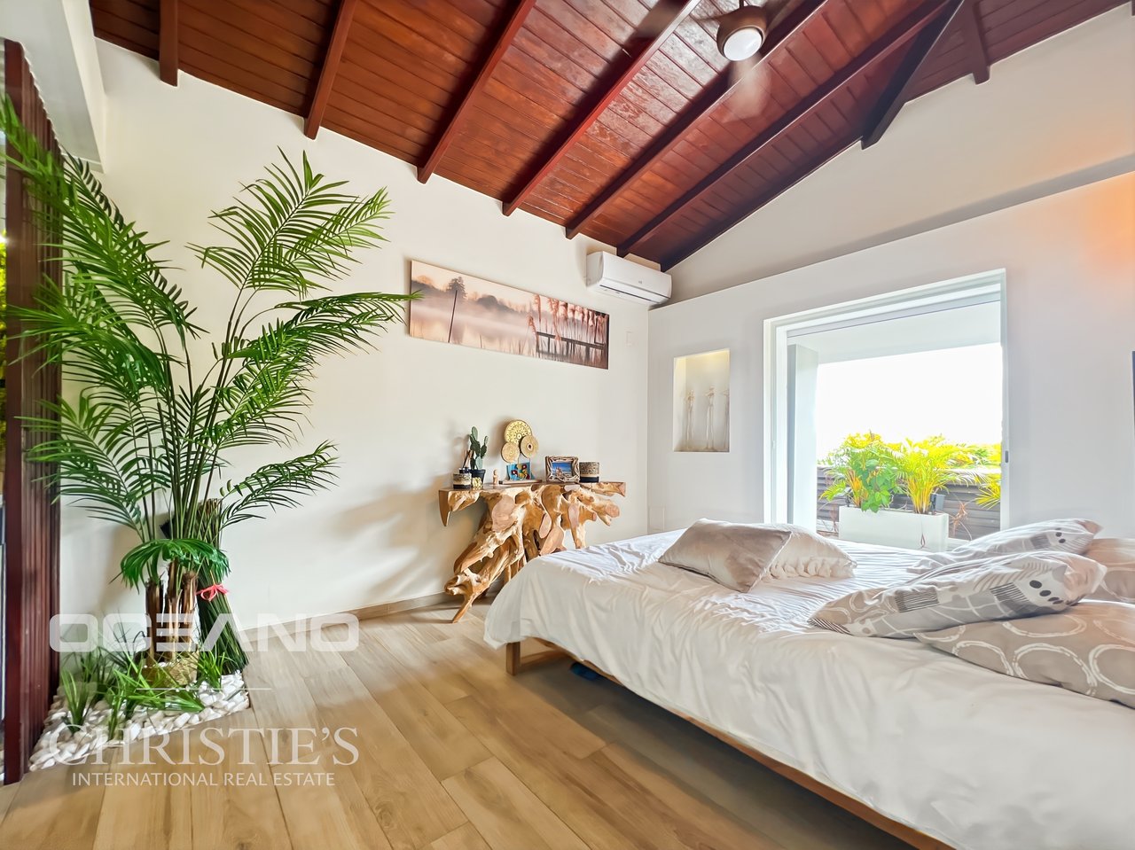 Almond Grove Villa – Ocean and Hillside Views – OCEANO Christie’s International Real Estate