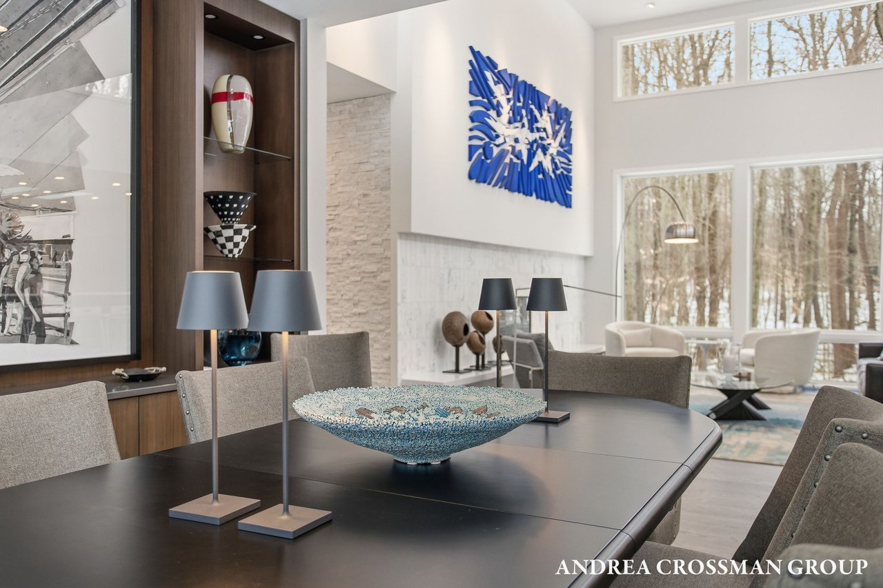 6919 Bendemeer Drive