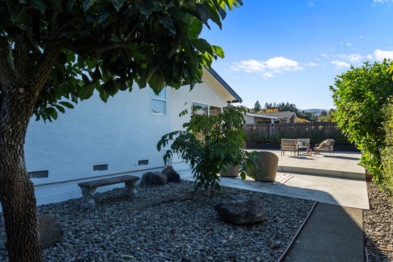 456 Alameda De La Loma