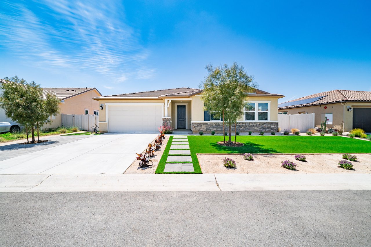 Welcome To 27712 Evergreen Way in Valley Center, CA