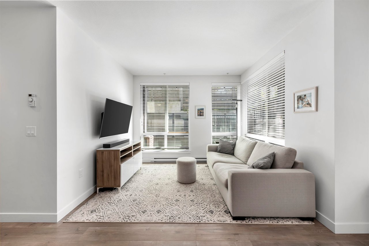 105-707 Como Lake Ave