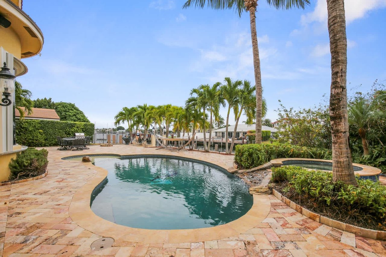 820 Ocean Inlet Dr