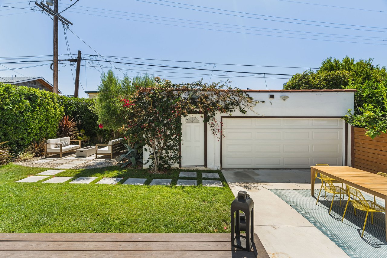 2112 S Mansfield Ave, Mid Los Angeles