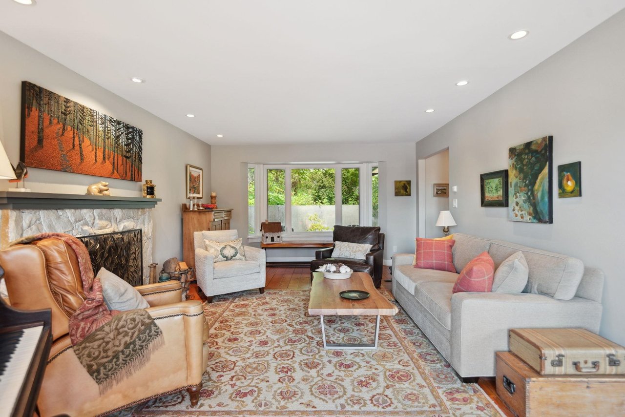1253 Bracknell Cres