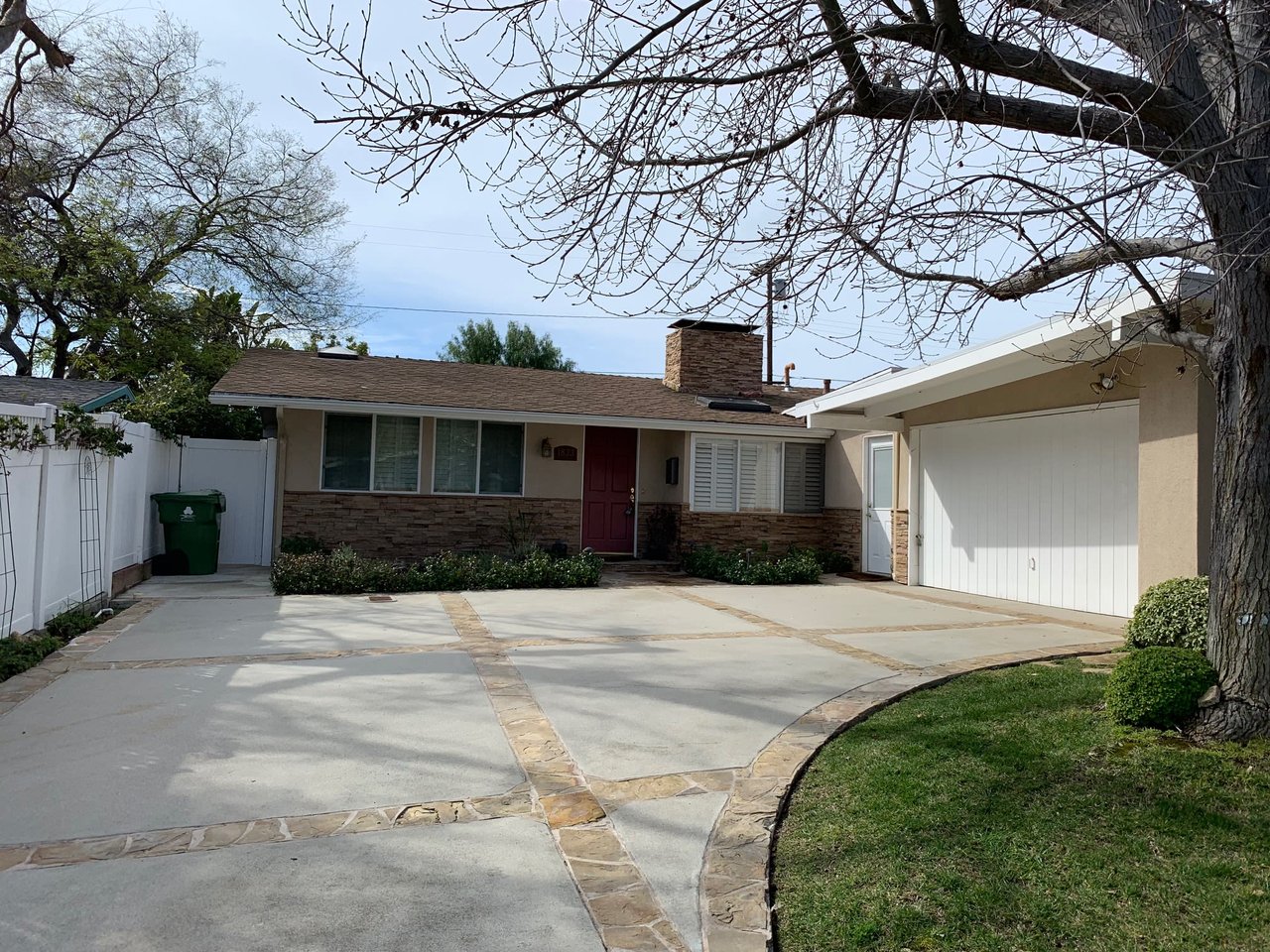 1833 W Chandeleur Dr